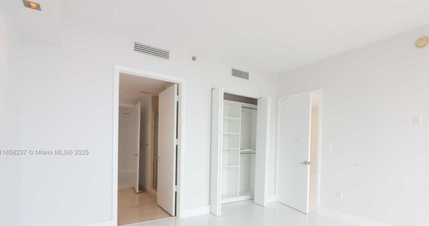 Small Image of 495 BRICKELL AVE #4005, Miami Number 13