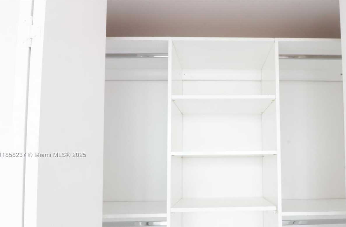 Small Image of 495 BRICKELL AVE #4005, Miami Number 14