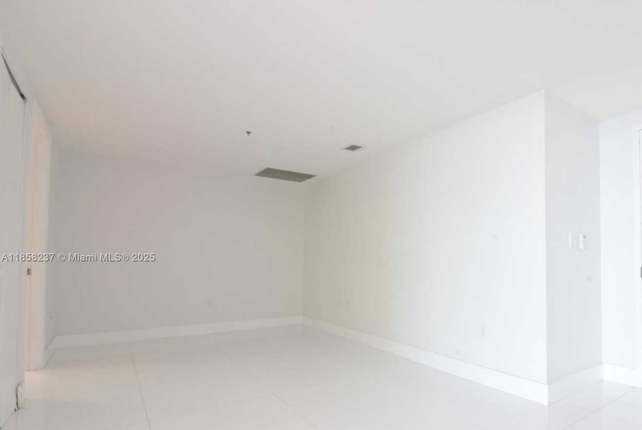 Small Image of 495 BRICKELL AVE #4005, Miami Number 18