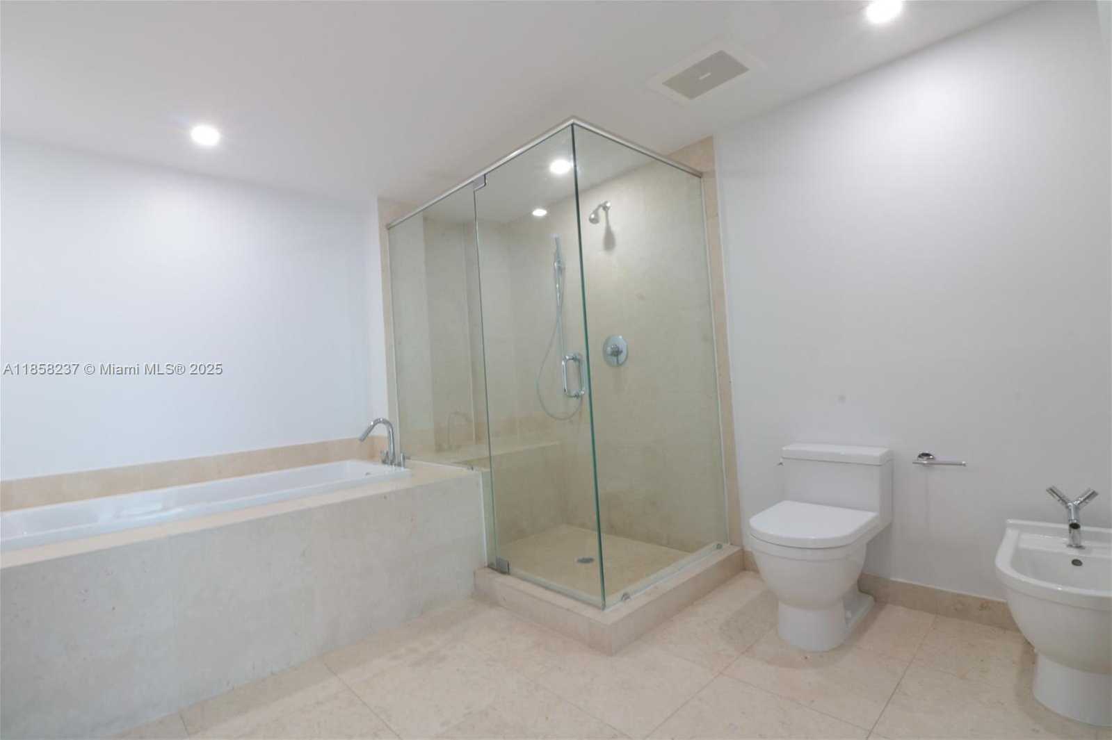 Small Image of 495 BRICKELL AVE #4005, Miami Number 9