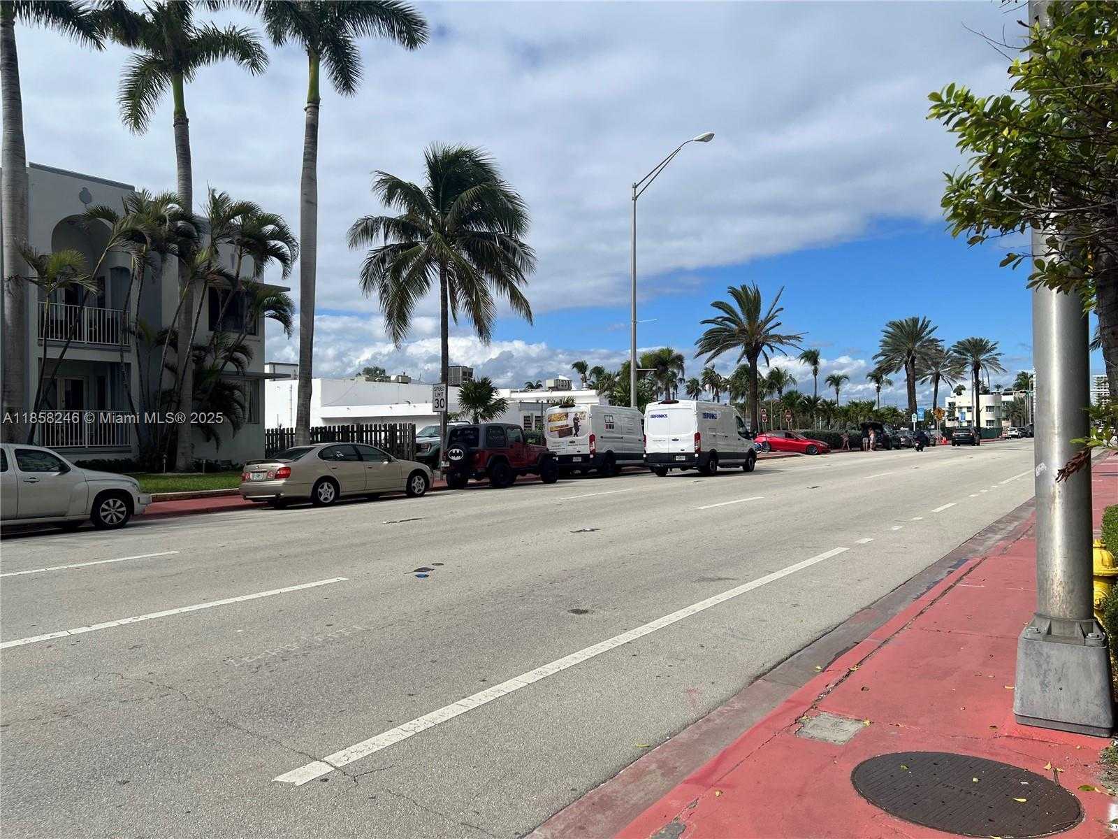 Small Image of 9241 COLLINS #1, Surfside Number 17