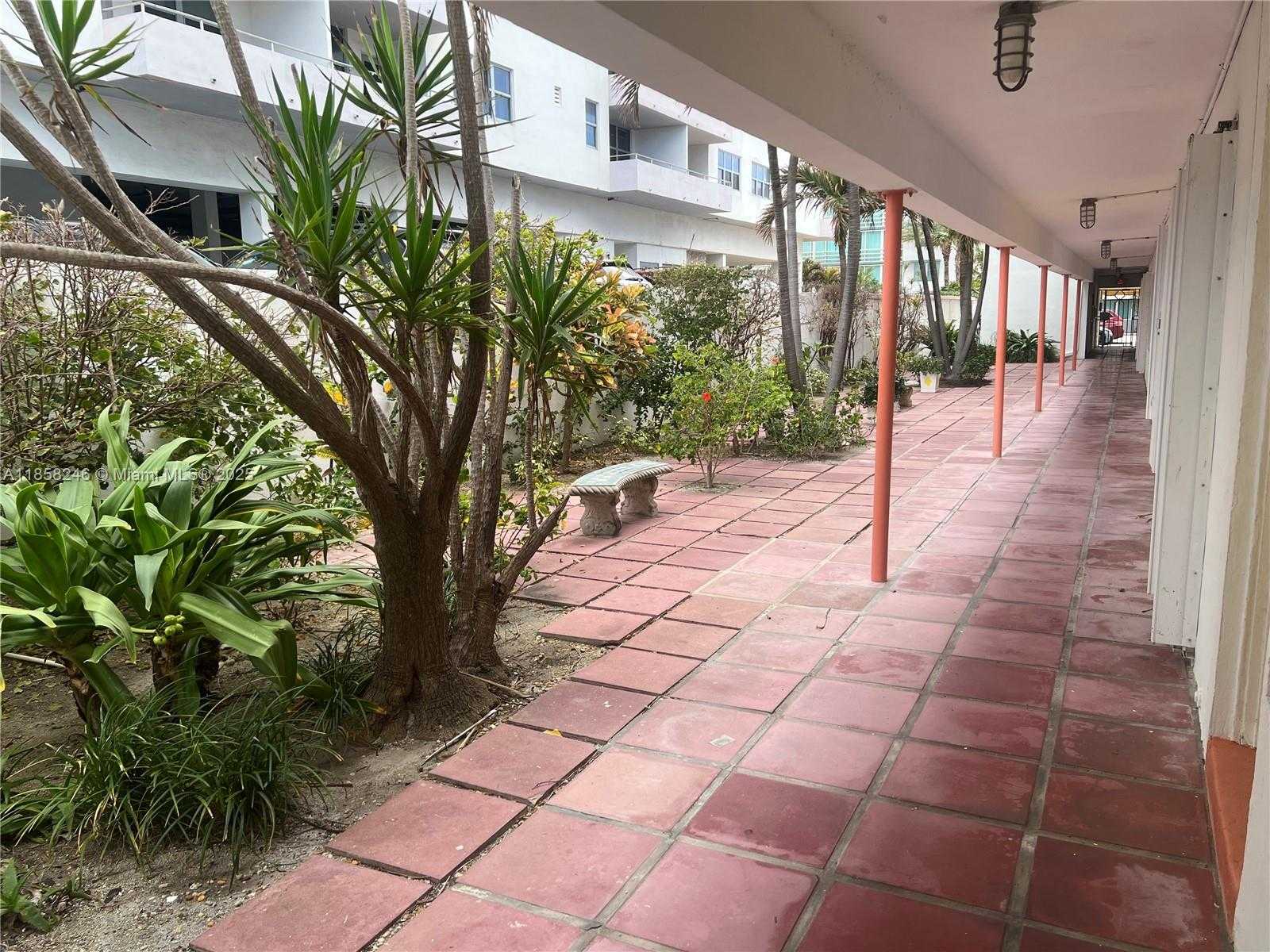 Small Image of 9241 COLLINS #1, Surfside Number 5