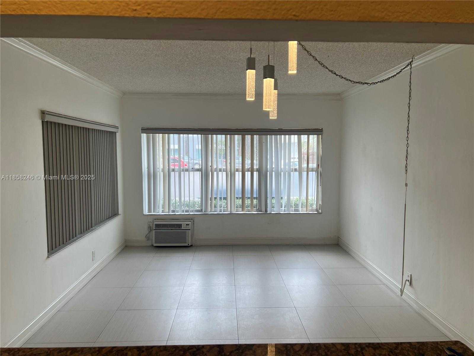 Small Image of 9241 COLLINS #1, Surfside Number 6
