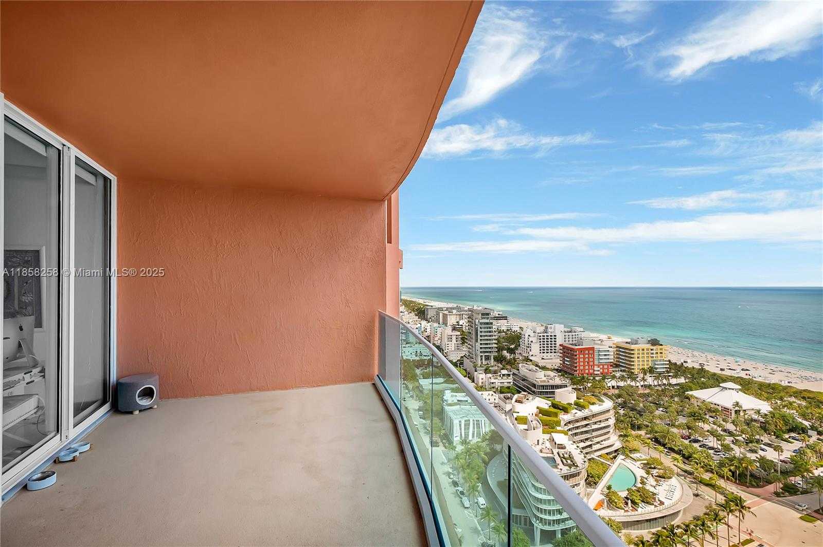 Small Image of 300 SOUTH POINTE DR #2802, Miami Beach Number 20