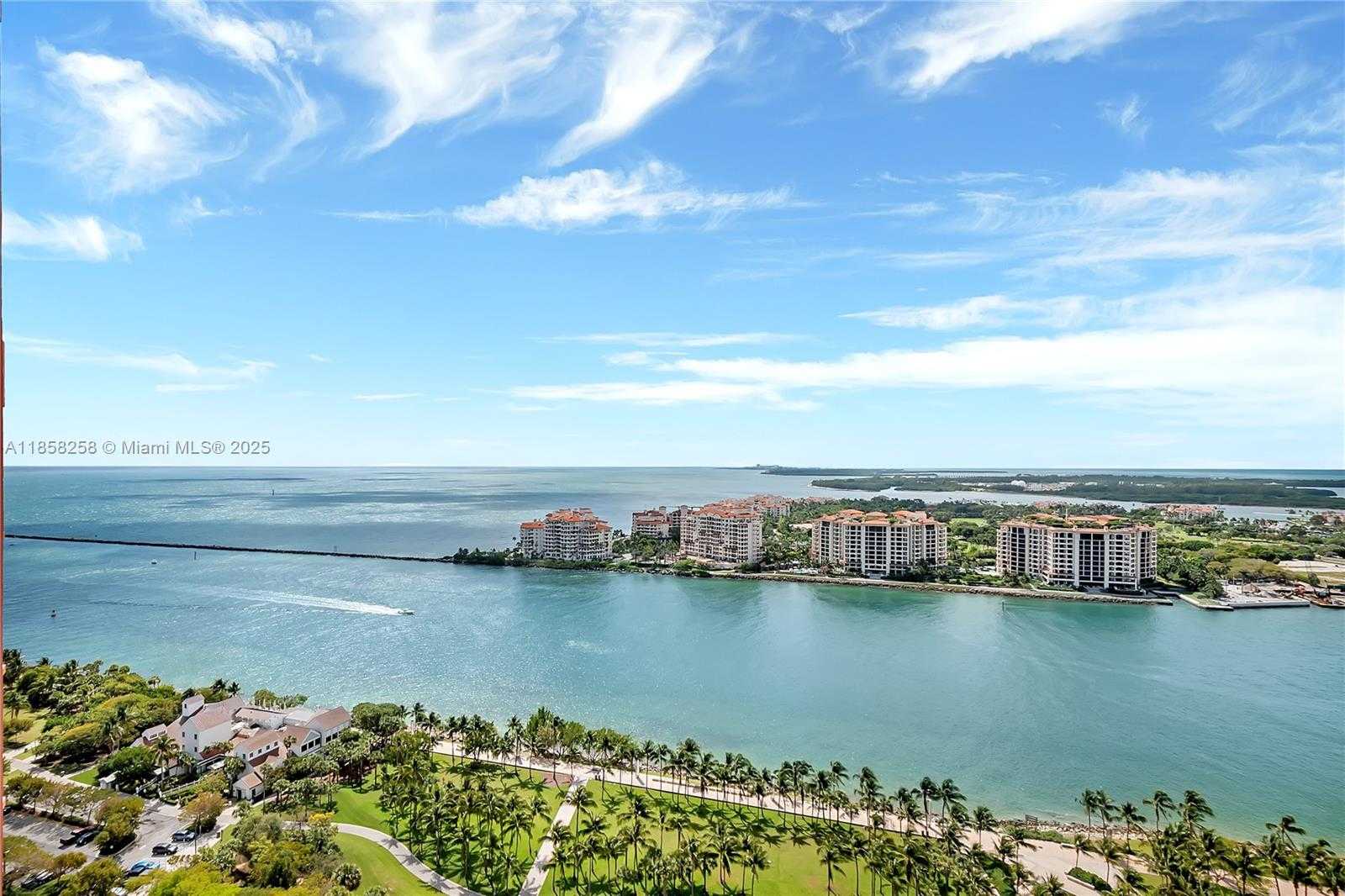 Small Image of 300 SOUTH POINTE DR #2802, Miami Beach Number 26