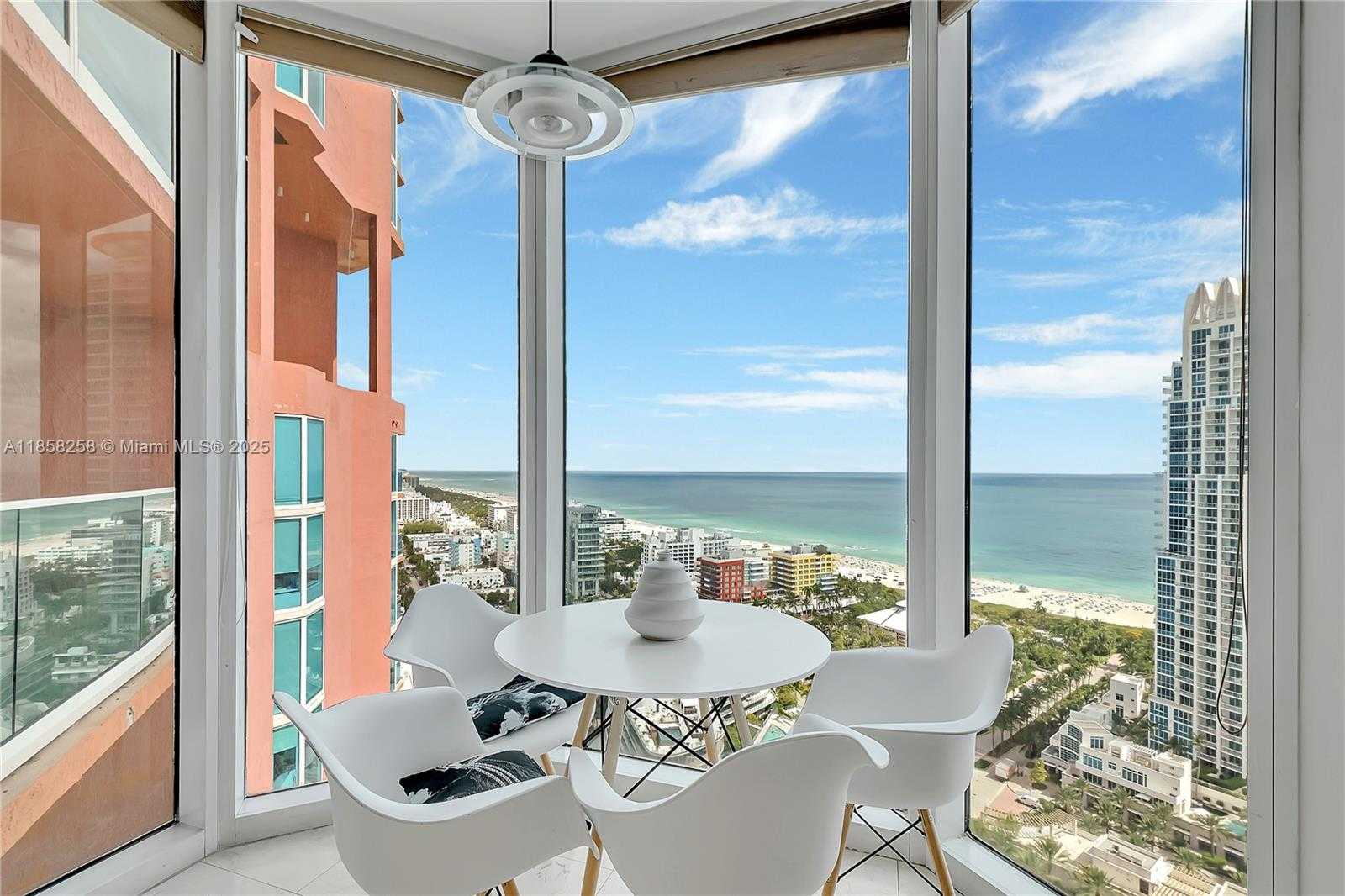 Small Image of 300 SOUTH POINTE DR #2802, Miami Beach Number 3