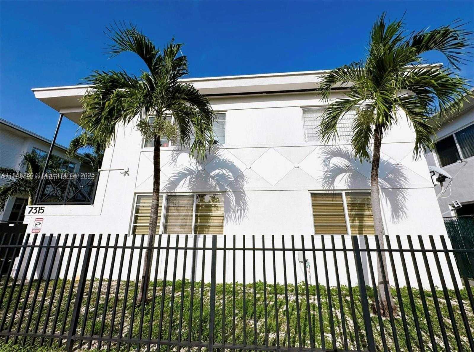 Small Image of 7315 BYRON AVE #5, Miami Beach Number 2