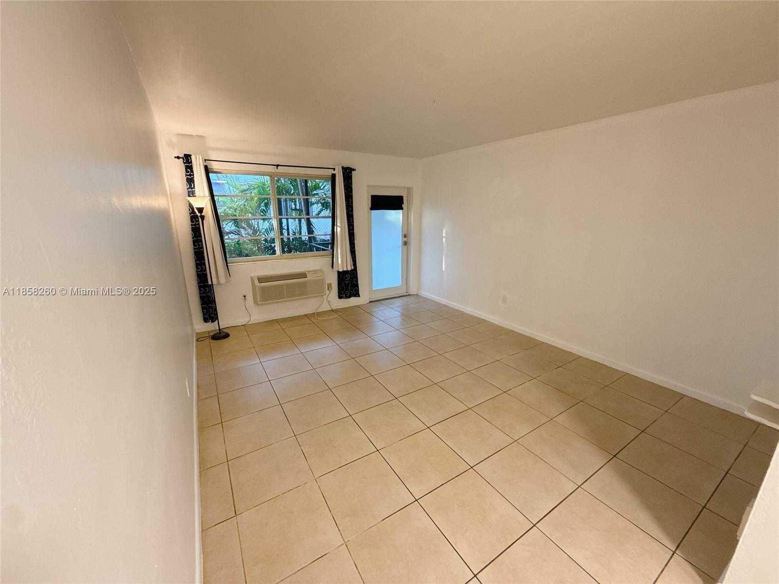 Small Image of 7315 BYRON AVE #5, Miami Beach Number 4