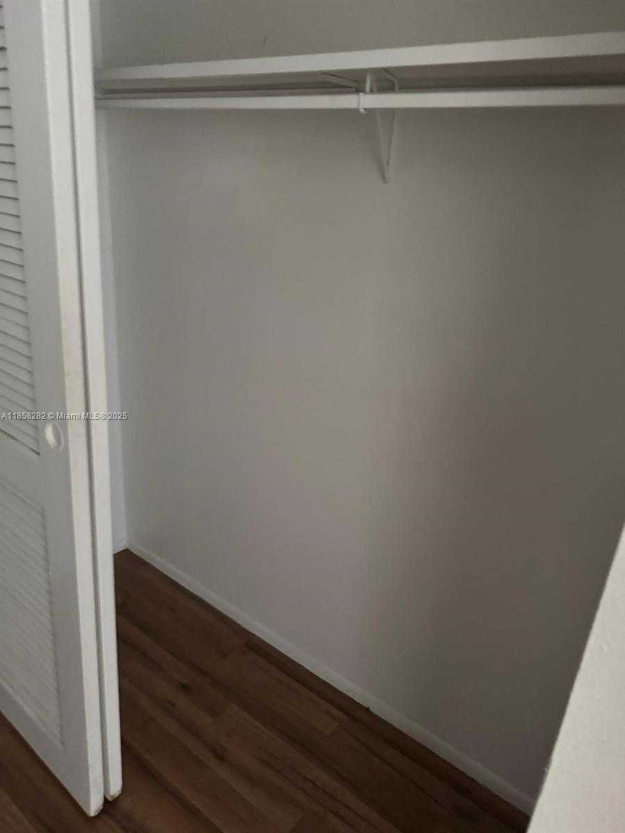 Small Image of 17901 NORTH WEST 68TH AVE #R209, Hialeah Number 11