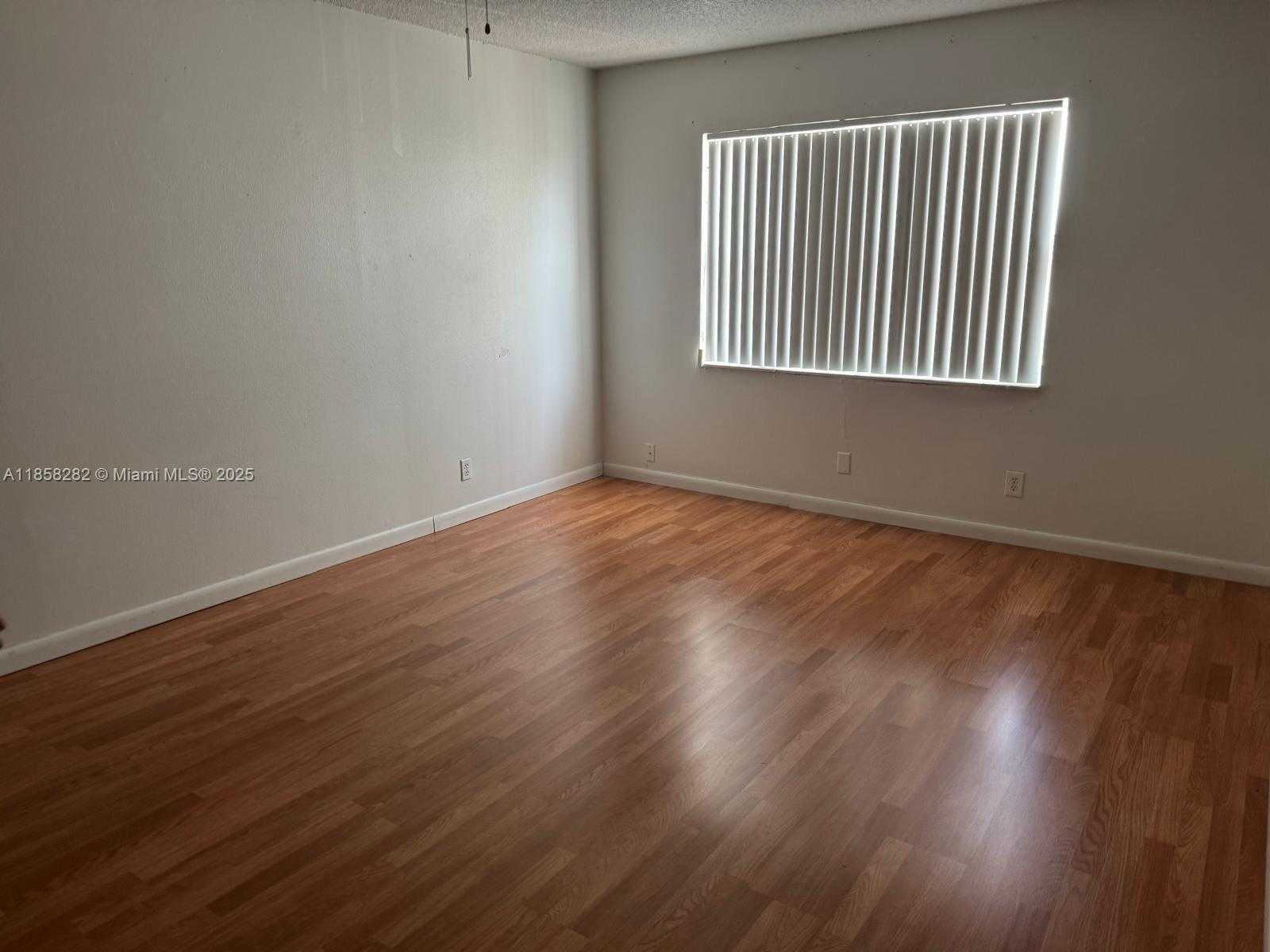 Small Image of 17901 NORTH WEST 68TH AVE #R209, Hialeah Number 5