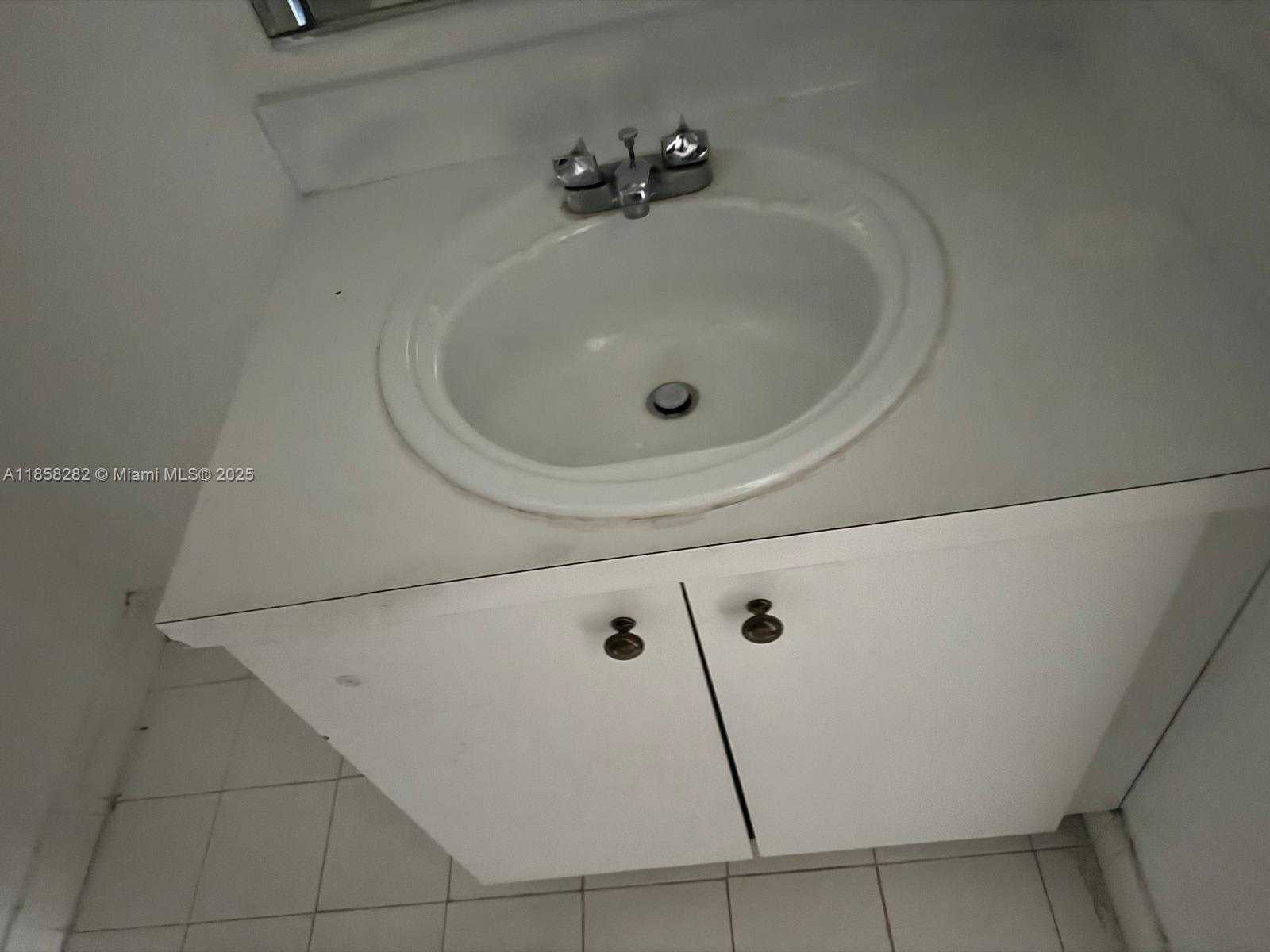 Small Image of 17901 NORTH WEST 68TH AVE #R209, Hialeah Number 8