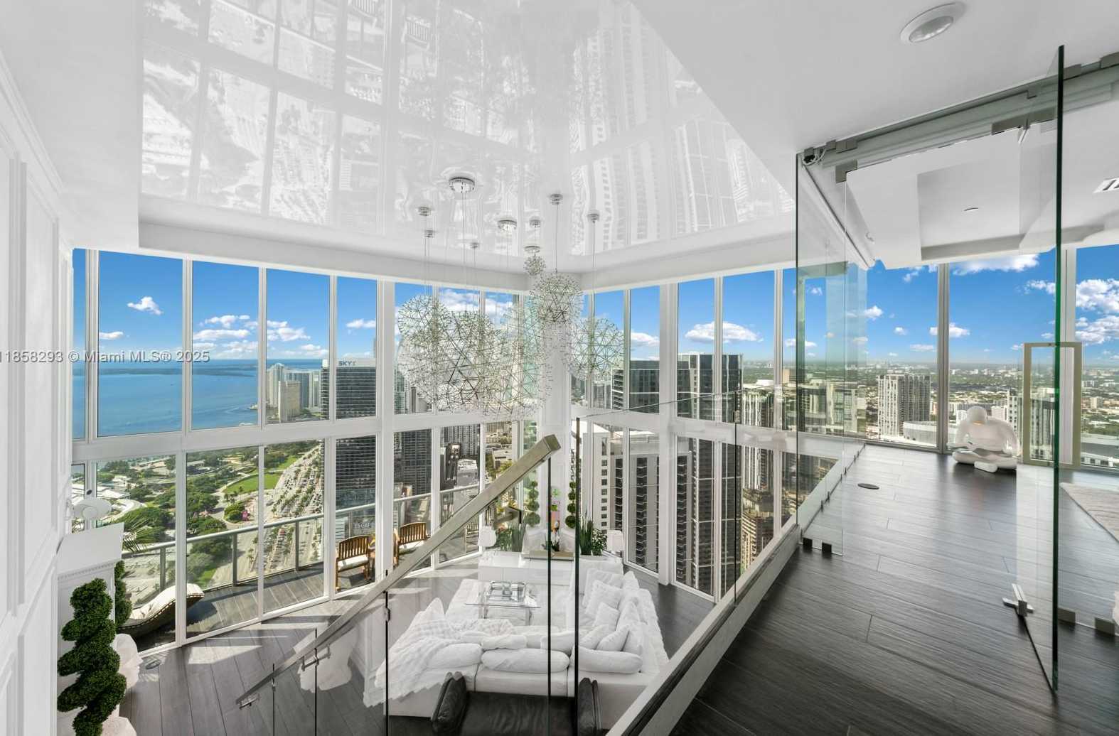 Small Image of 888 BISCAYNE BLVD #5701, Miami Number 13