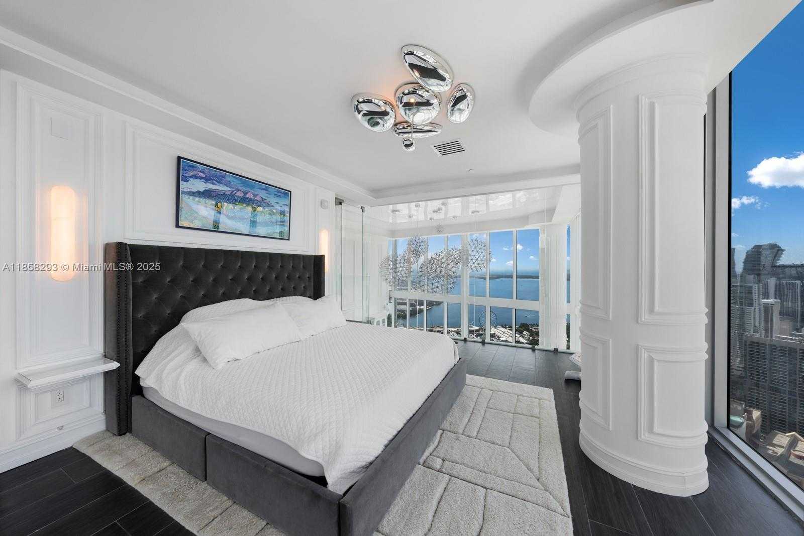 Small Image of 888 BISCAYNE BLVD #5701, Miami Number 14