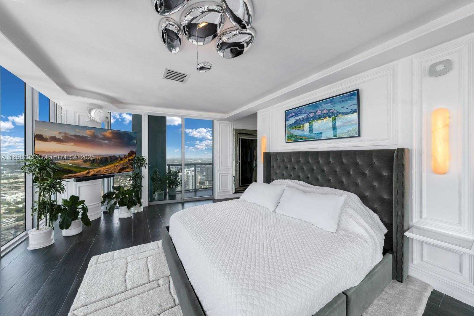 Small Image of 888 BISCAYNE BLVD #5701, Miami Number 16