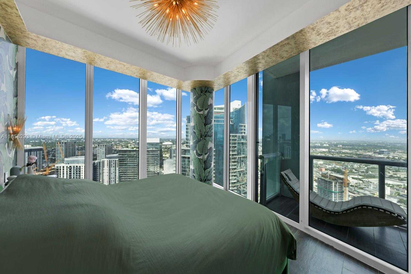 Small Image of 888 BISCAYNE BLVD #5701, Miami Number 22