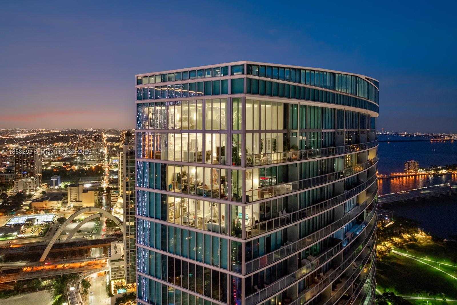 Small Image of 888 BISCAYNE BLVD #5701, Miami Number 26