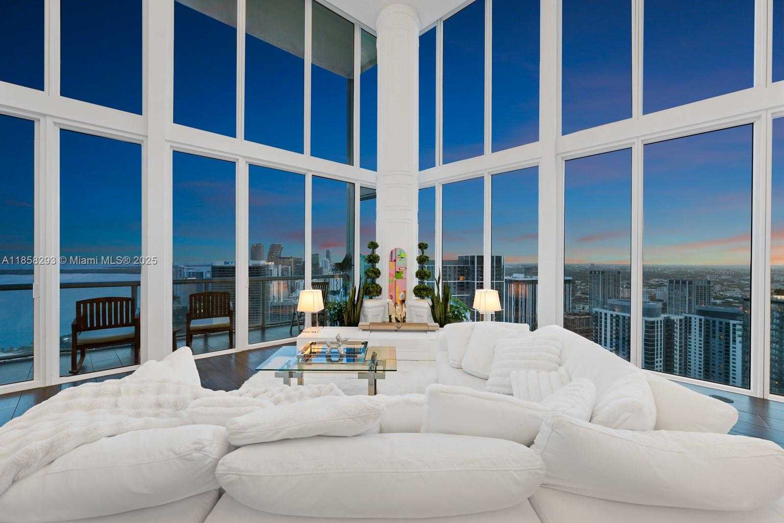 Small Image of 888 BISCAYNE BLVD #5701, Miami Number 28