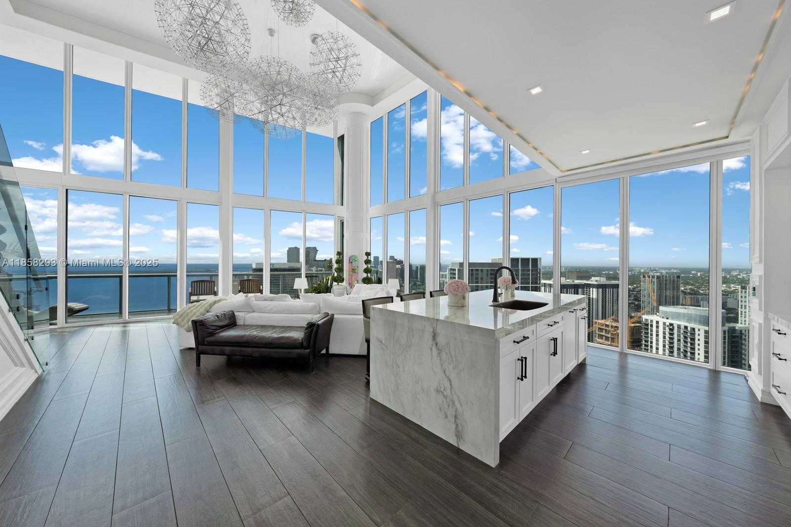 Small Image of 888 BISCAYNE BLVD #5701, Miami Number 3