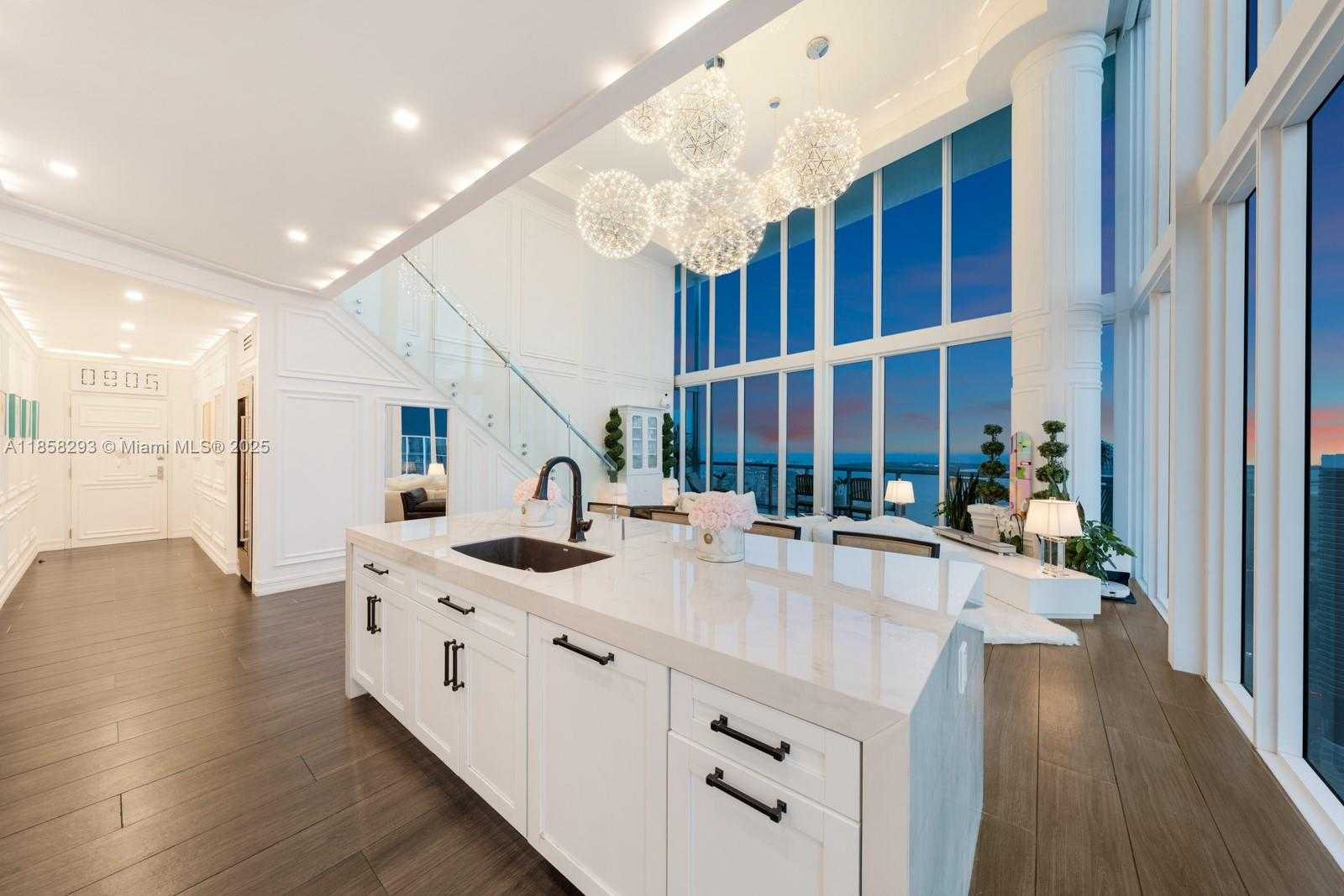 Small Image of 888 BISCAYNE BLVD #5701, Miami Number 30