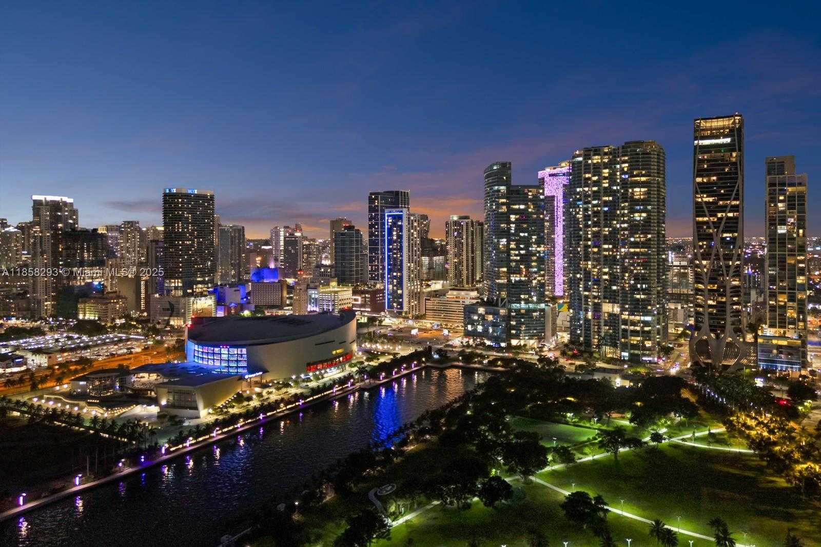 Small Image of 888 BISCAYNE BLVD #5701, Miami Number 33