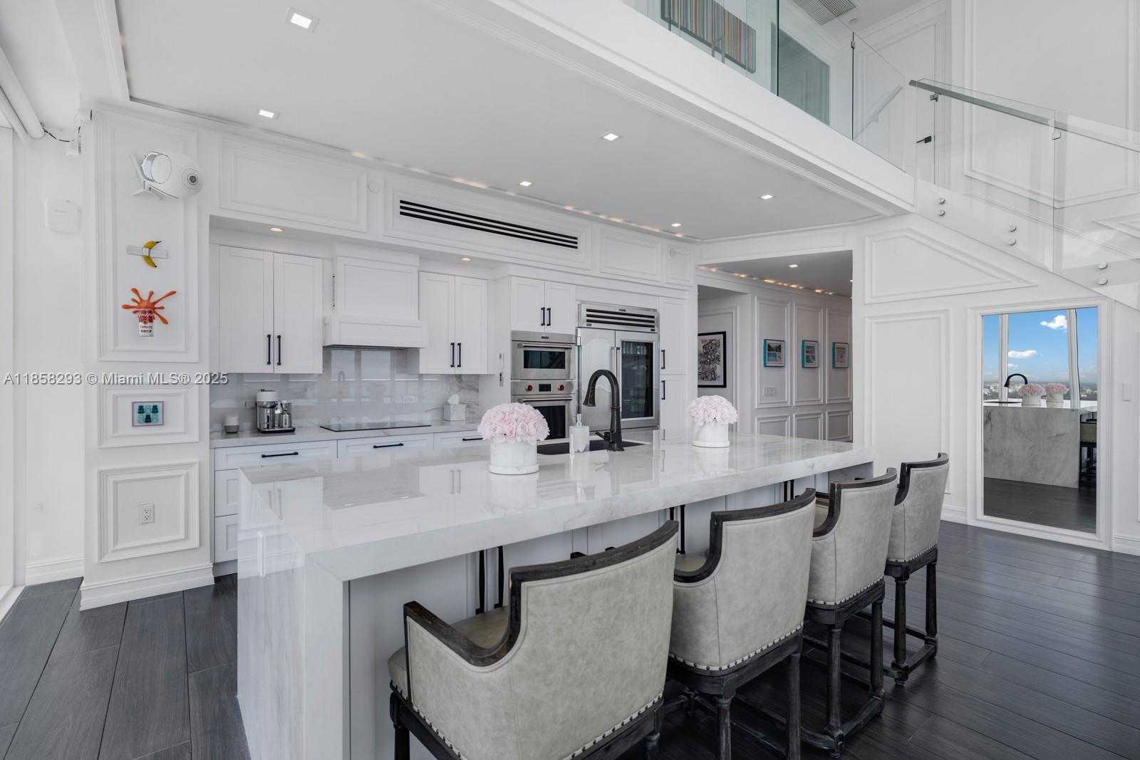 Small Image of 888 BISCAYNE BLVD #5701, Miami Number 9