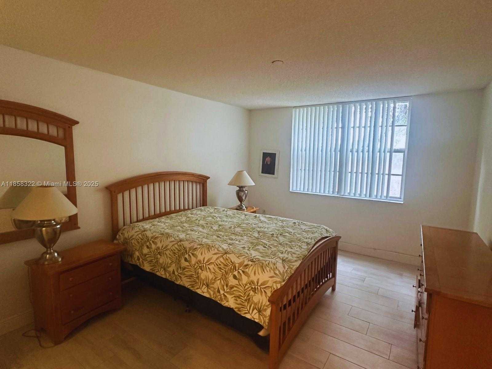 Small Image of 19555 EAST COUNTRY CLUB DR #8206, Aventura Number 12