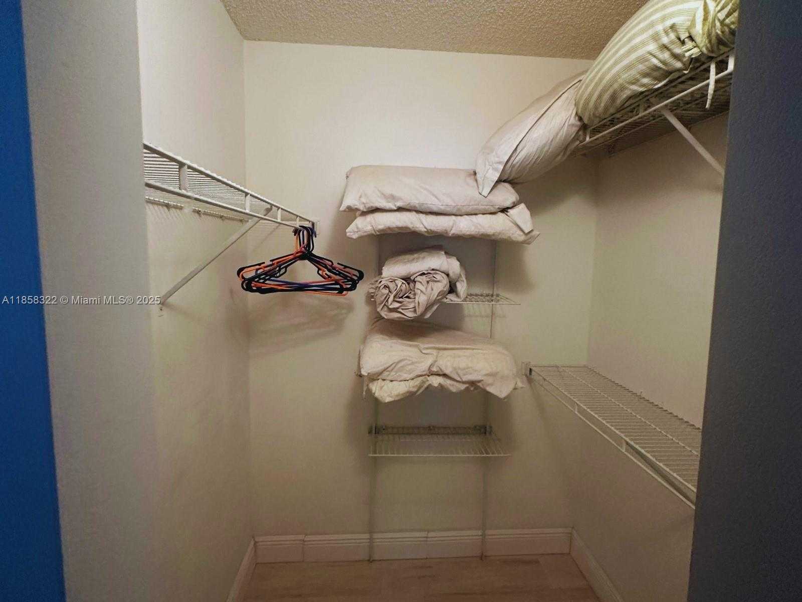 Small Image of 19555 EAST COUNTRY CLUB DR #8206, Aventura Number 14