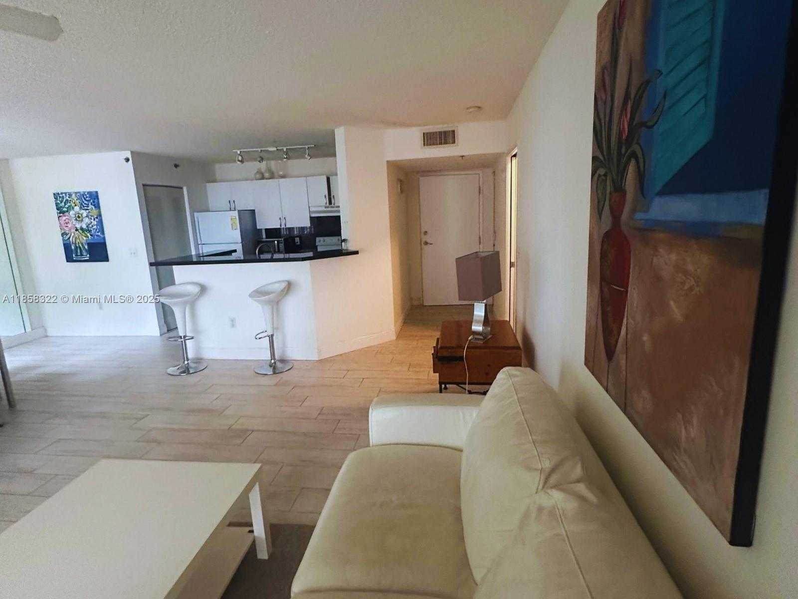 Small Image of 19555 EAST COUNTRY CLUB DR #8206, Aventura Number 2