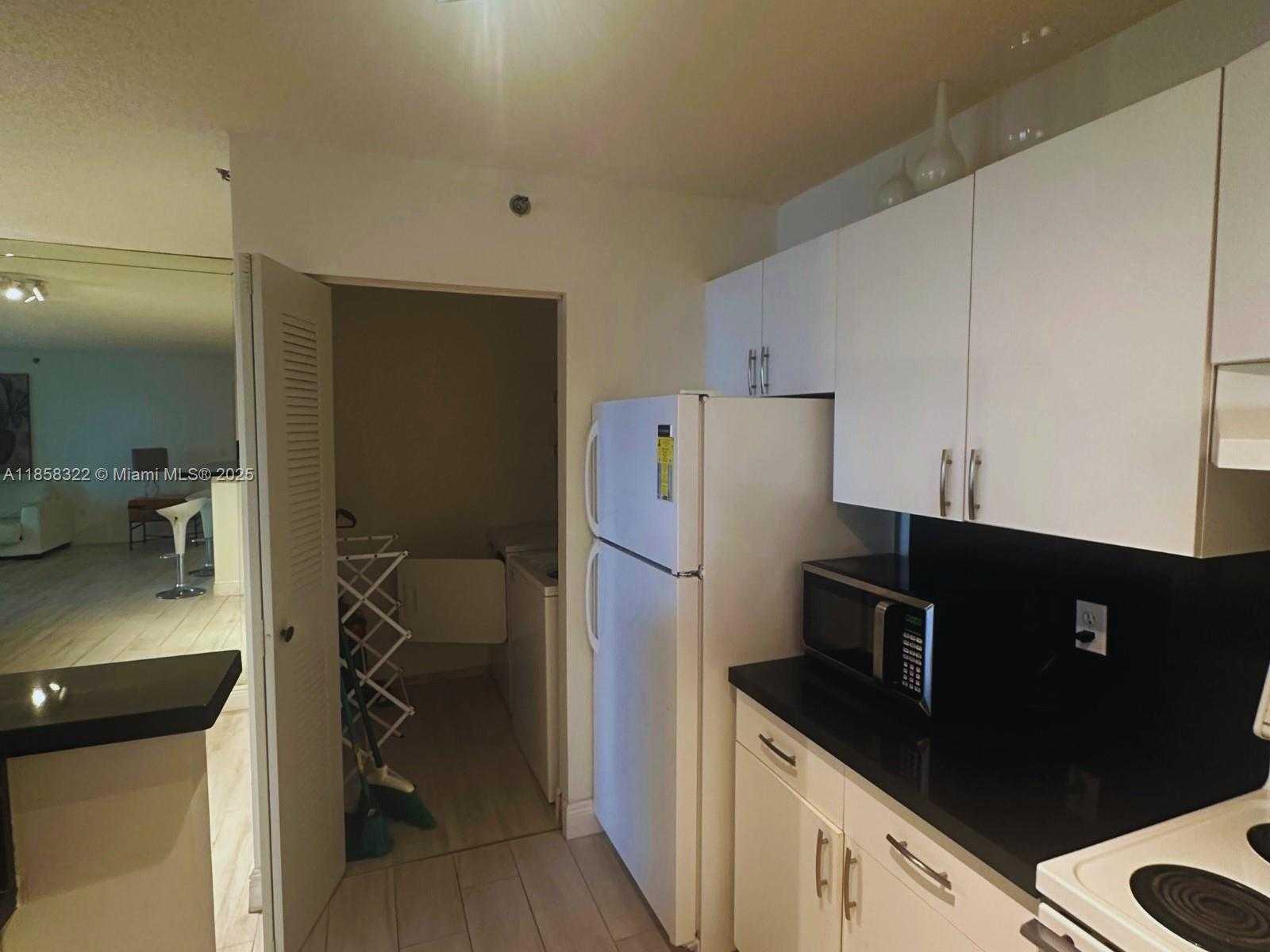 Small Image of 19555 EAST COUNTRY CLUB DR #8206, Aventura Number 8