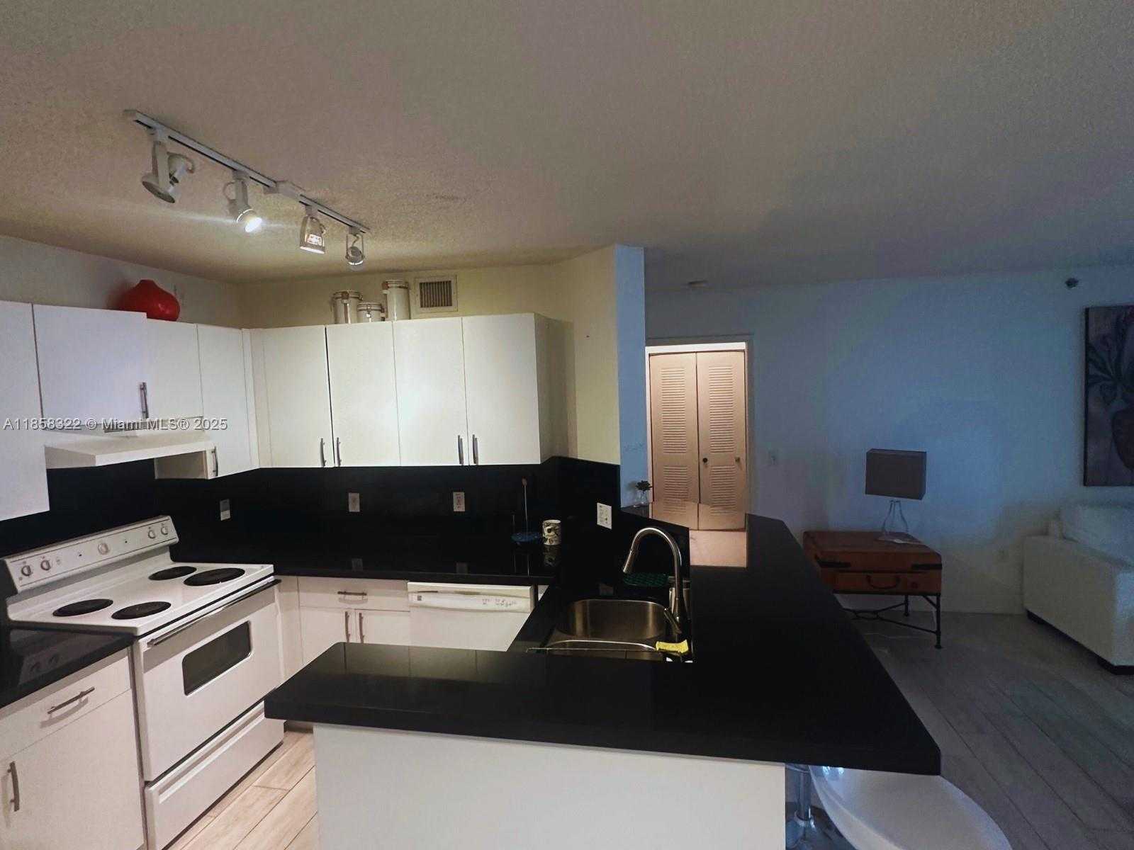 Small Image of 19555 EAST COUNTRY CLUB DR #8206, Aventura Number 9