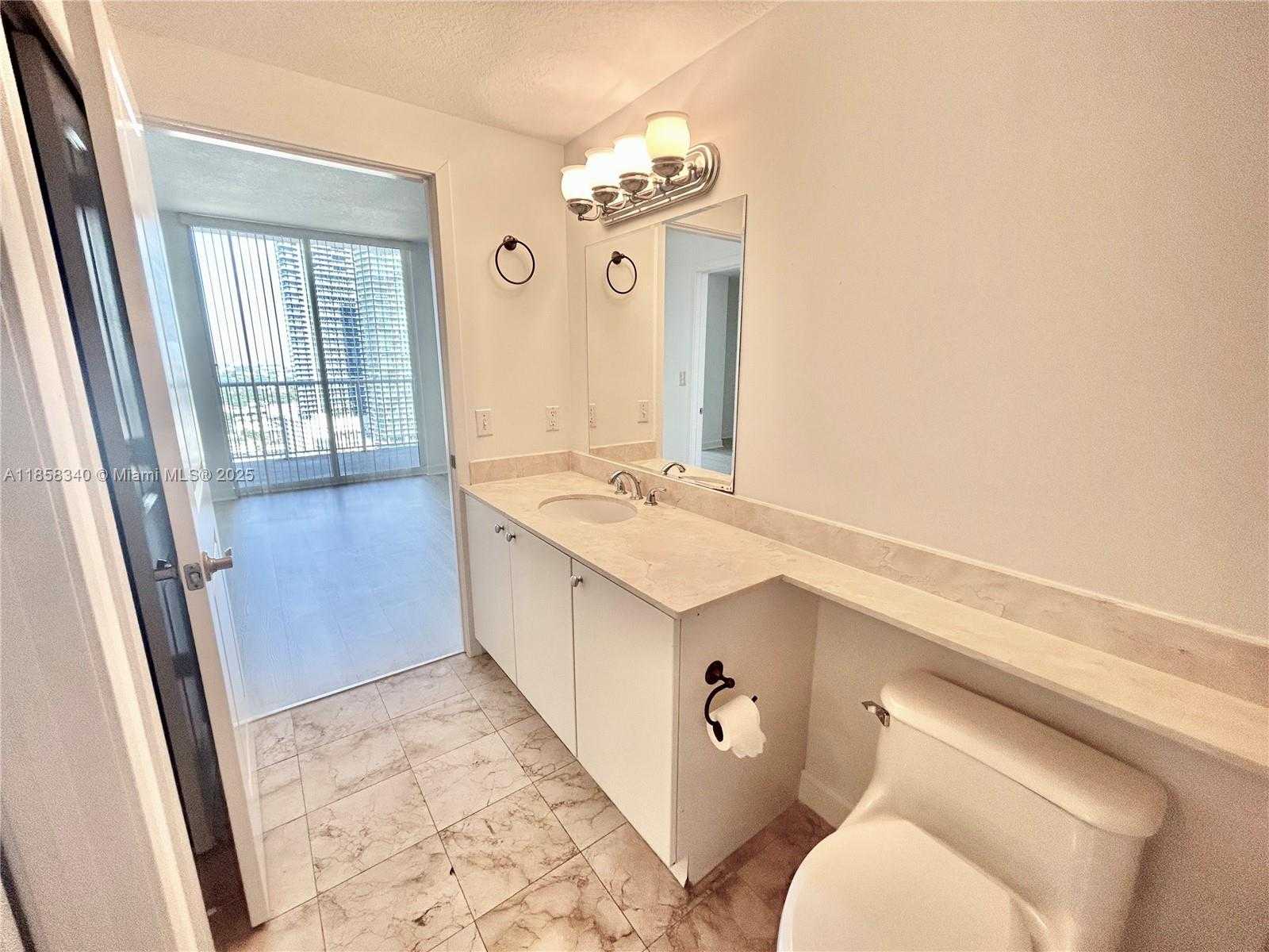 Small Image of 170 SOUTH EAST 14TH ST #3006, Miami Number 14