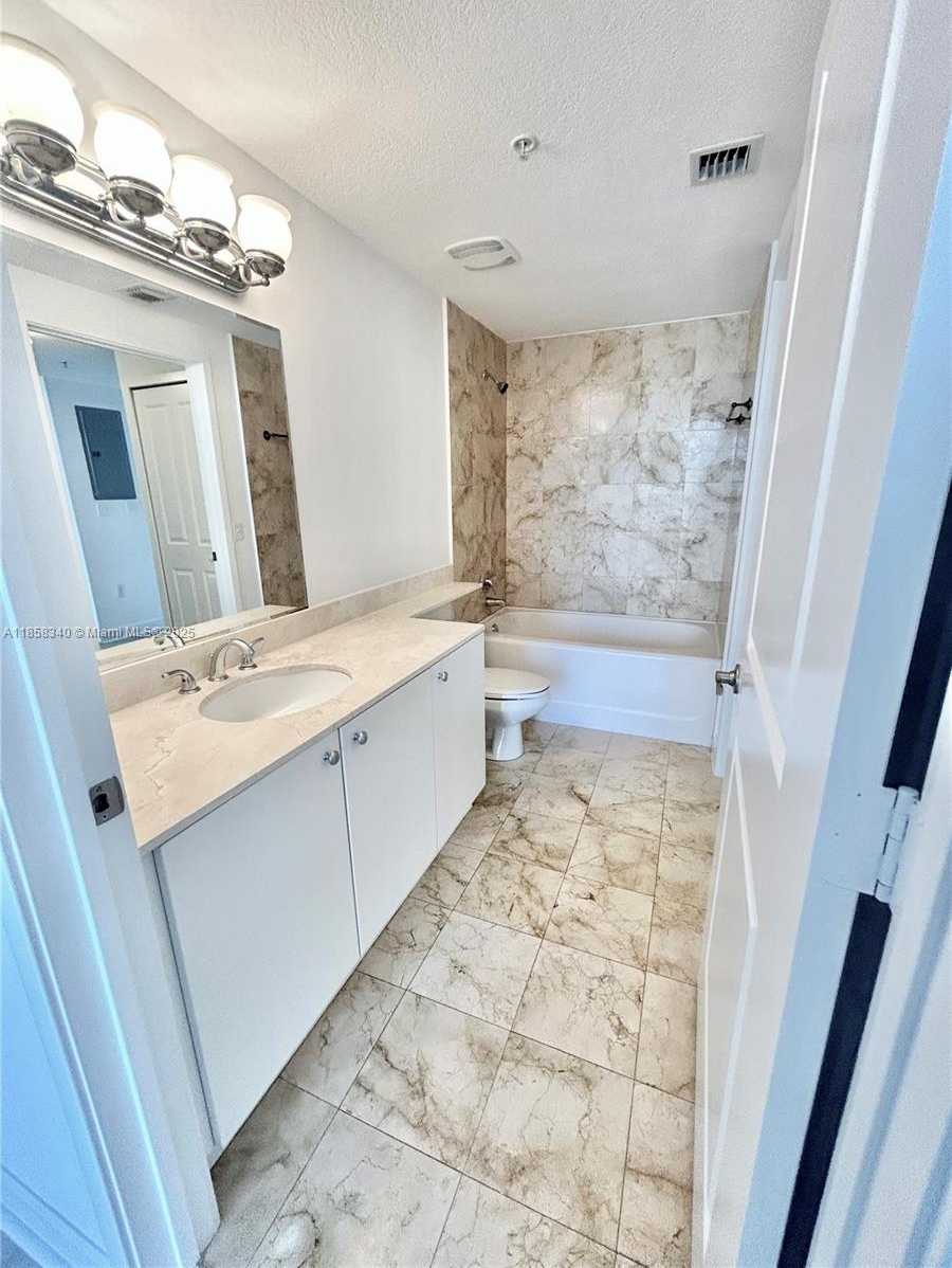 Small Image of 170 SOUTH EAST 14TH ST #3006, Miami Number 17
