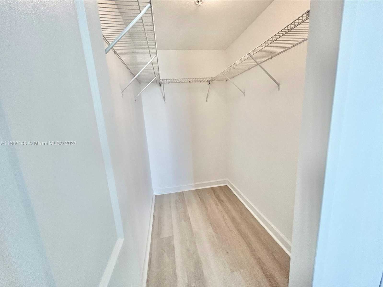 Small Image of 170 SOUTH EAST 14TH ST #3006, Miami Number 19