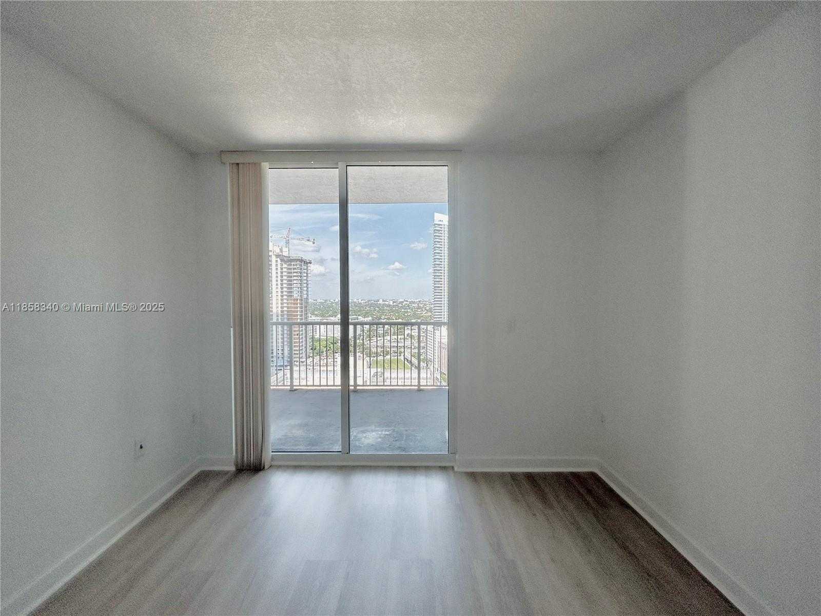 Small Image of 170 SOUTH EAST 14TH ST #3006, Miami Number 23