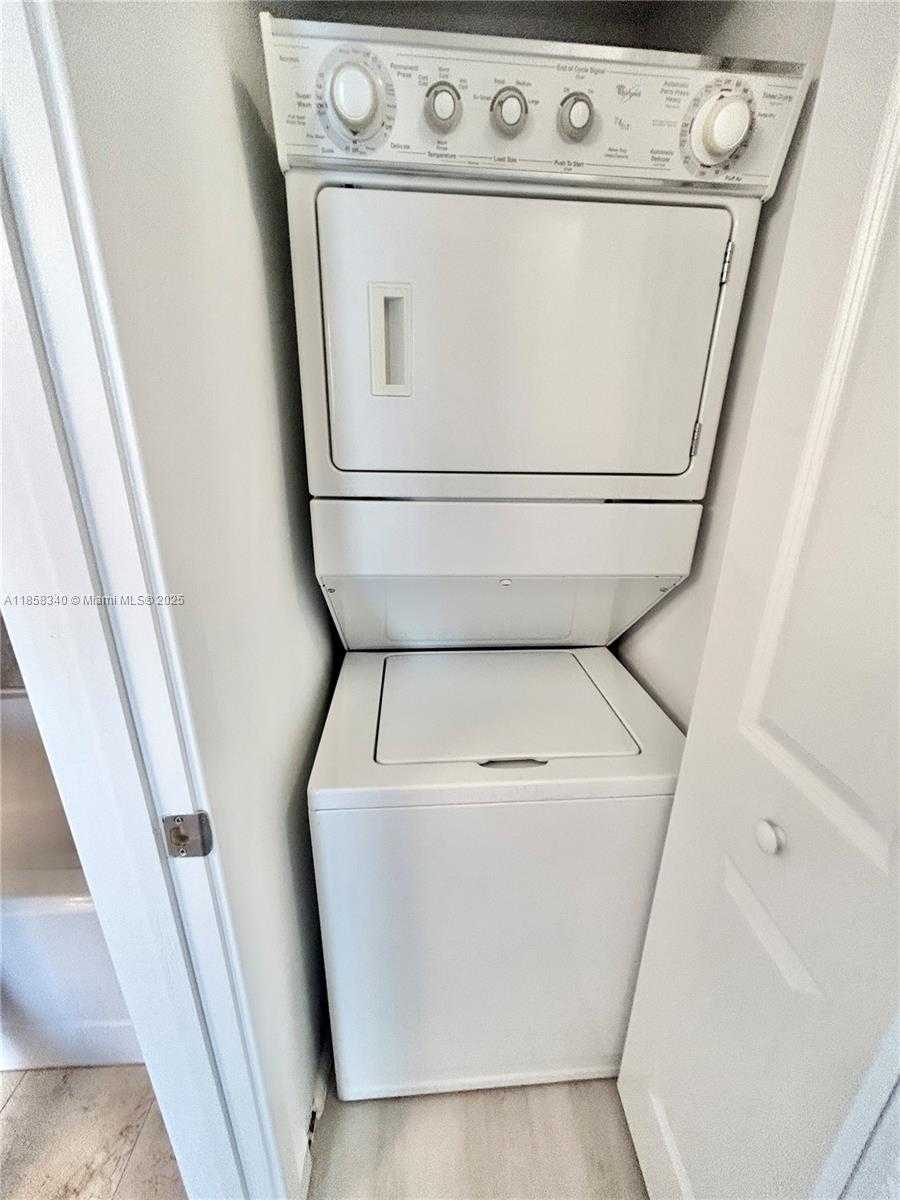 Small Image of 170 SOUTH EAST 14TH ST #3006, Miami Number 5