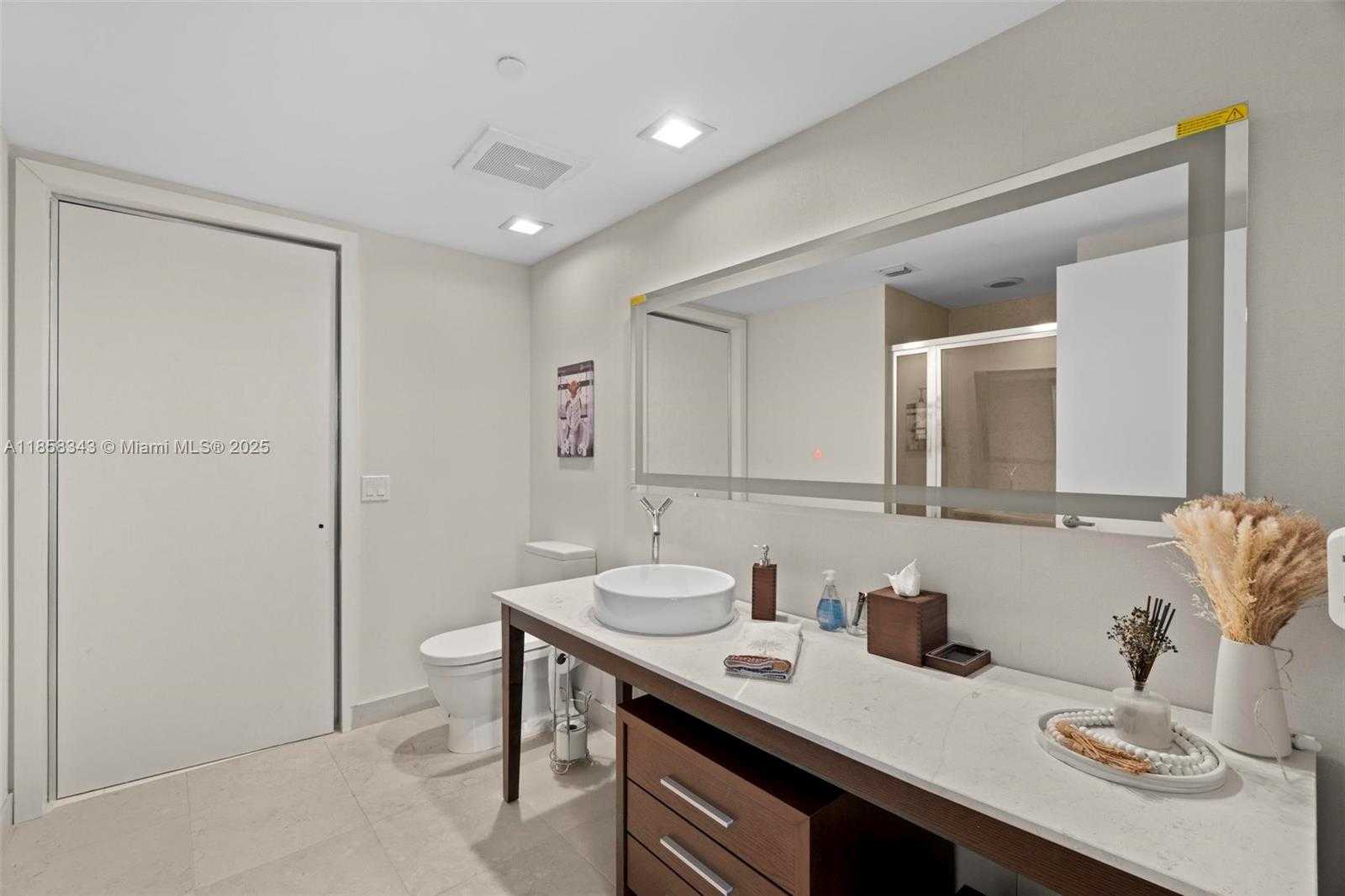 Small Image of 495 BRICKELL AVE #1903, Miami Number 10