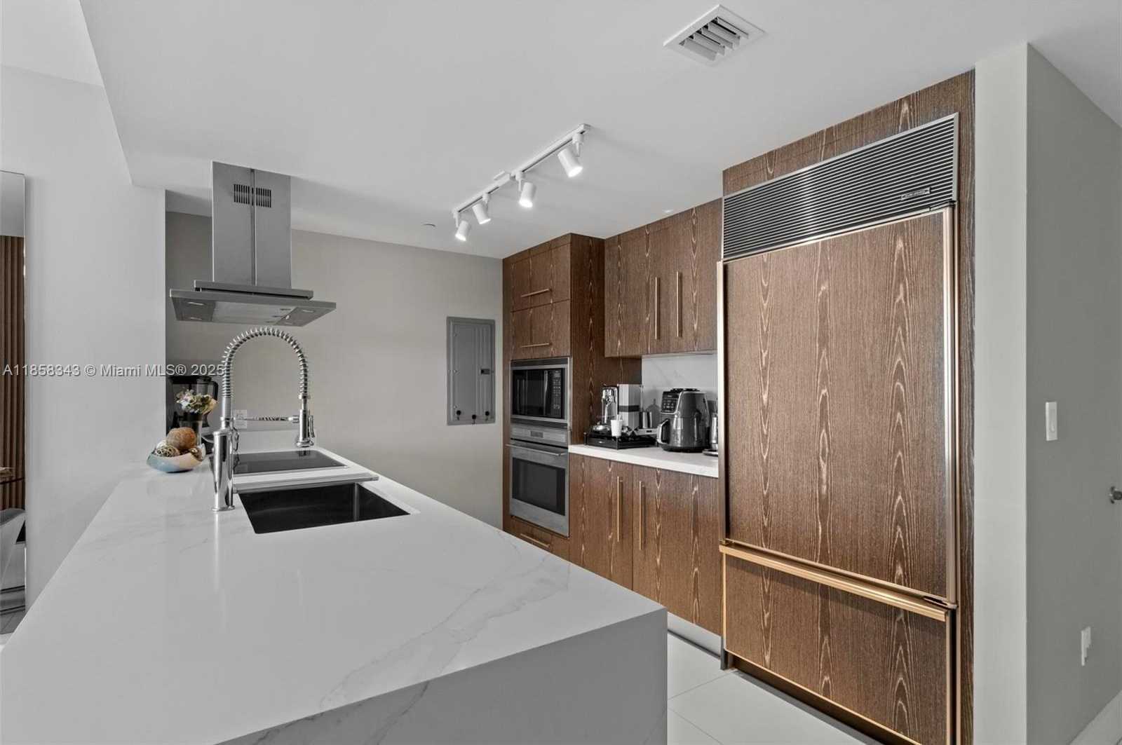 Small Image of 495 BRICKELL AVE #1903, Miami Number 5