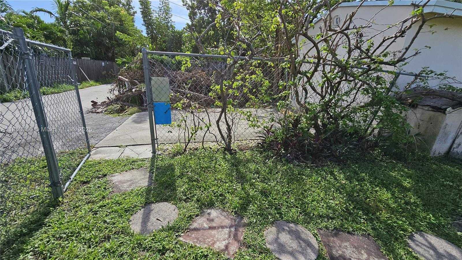 Small Image of 1701 SHENANDOAH ST #3, Hollywood Number 14