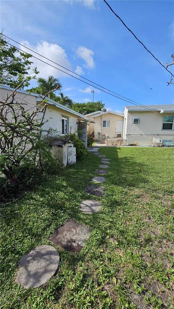 Small Image of 1701 SHENANDOAH ST #3, Hollywood Number 15