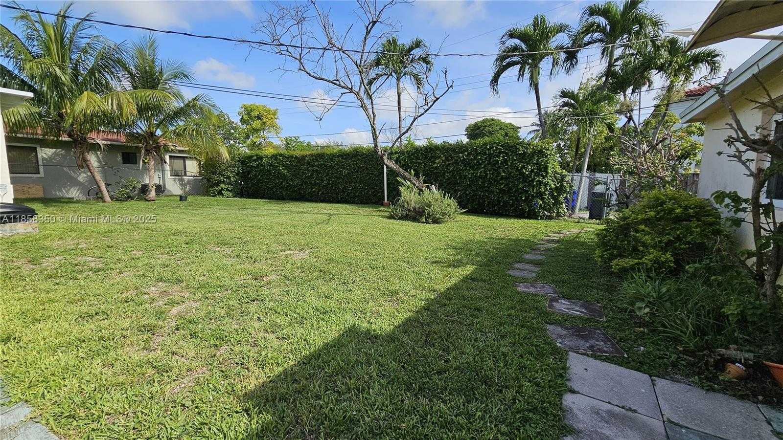 Small Image of 1701 SHENANDOAH ST #3, Hollywood Number 17