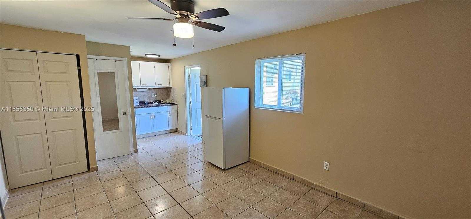 Small Image of 1701 SHENANDOAH ST #3, Hollywood Number 2