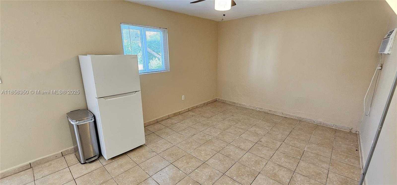 Small Image of 1701 SHENANDOAH ST #3, Hollywood Number 4