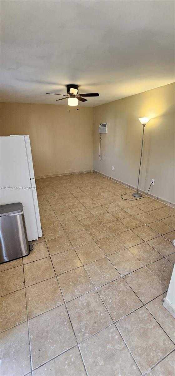 Small Image of 1701 SHENANDOAH ST #3, Hollywood Number 7