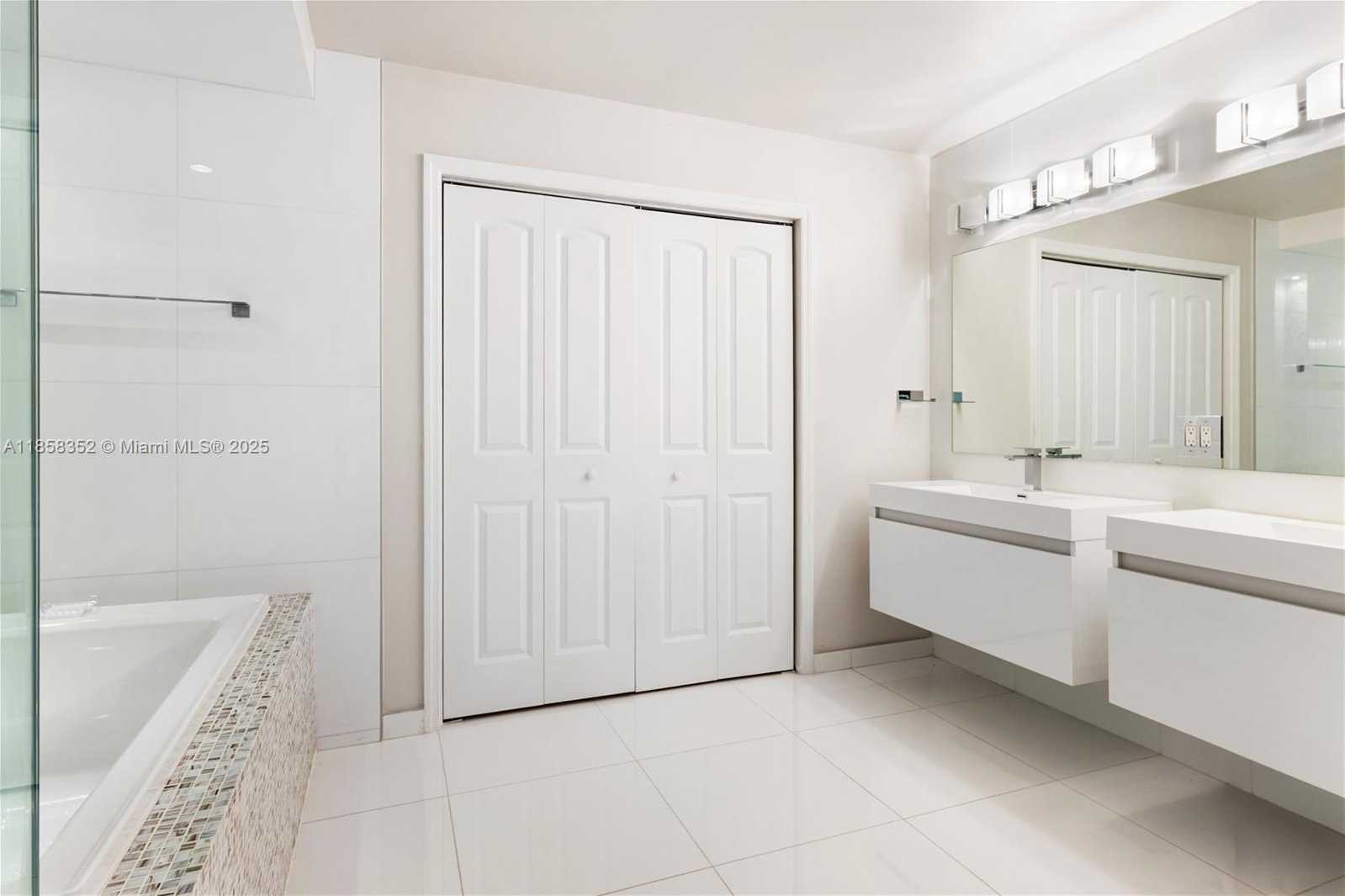 Small Image of 4678 NORTH WEST 103RD CT, Doral Number 10