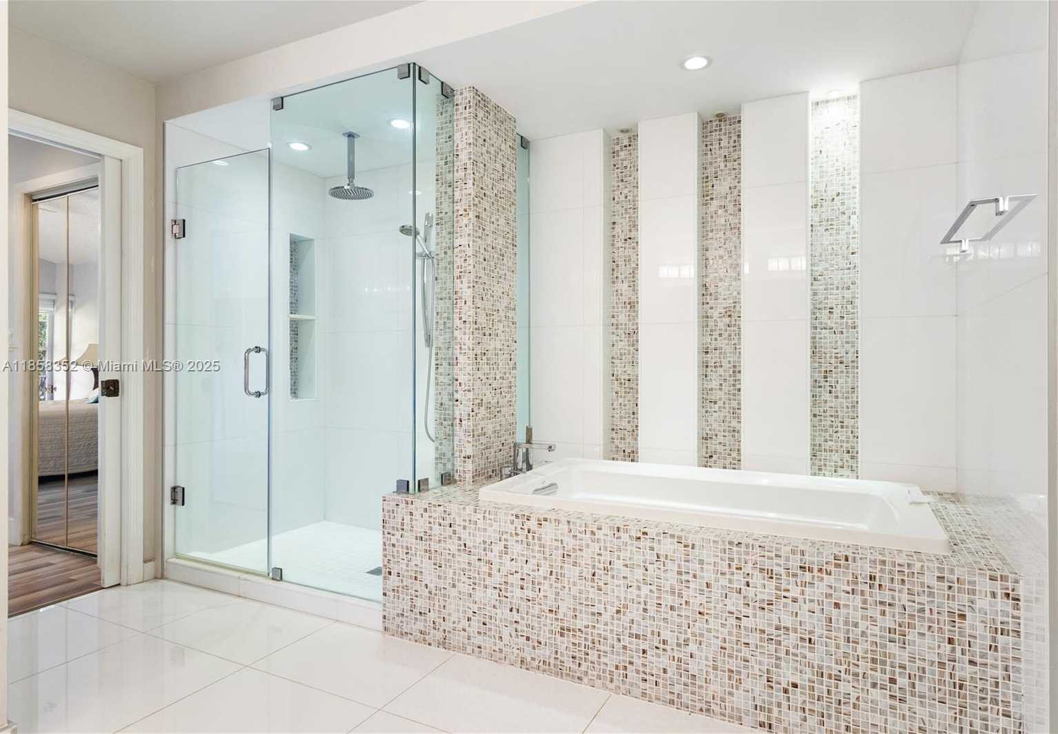 Small Image of 4678 NORTH WEST 103RD CT, Doral Number 11