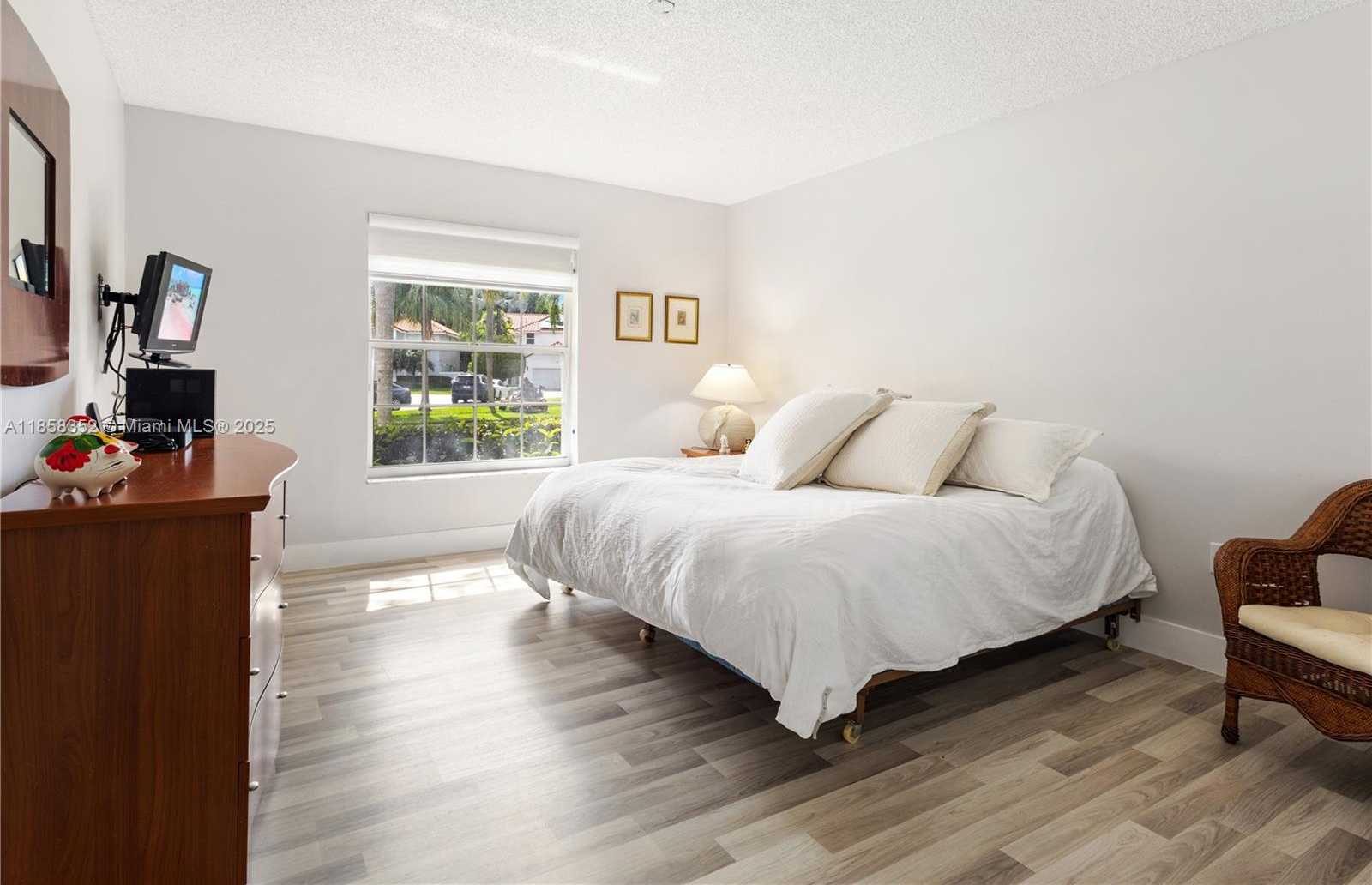 Small Image of 4678 NORTH WEST 103RD CT, Doral Number 12