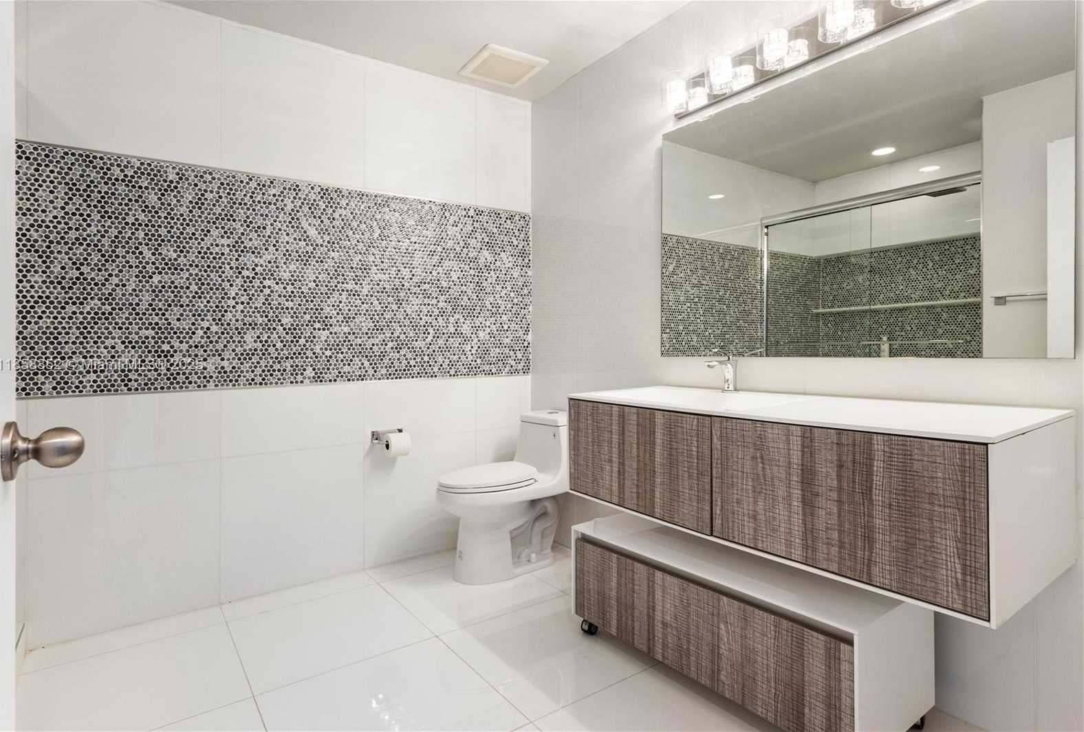 Small Image of 4678 NORTH WEST 103RD CT, Doral Number 13