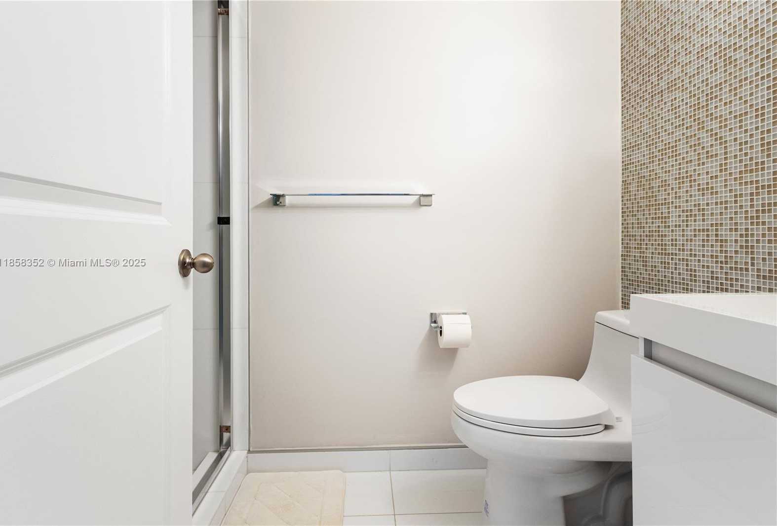 Small Image of 4678 NORTH WEST 103RD CT, Doral Number 16