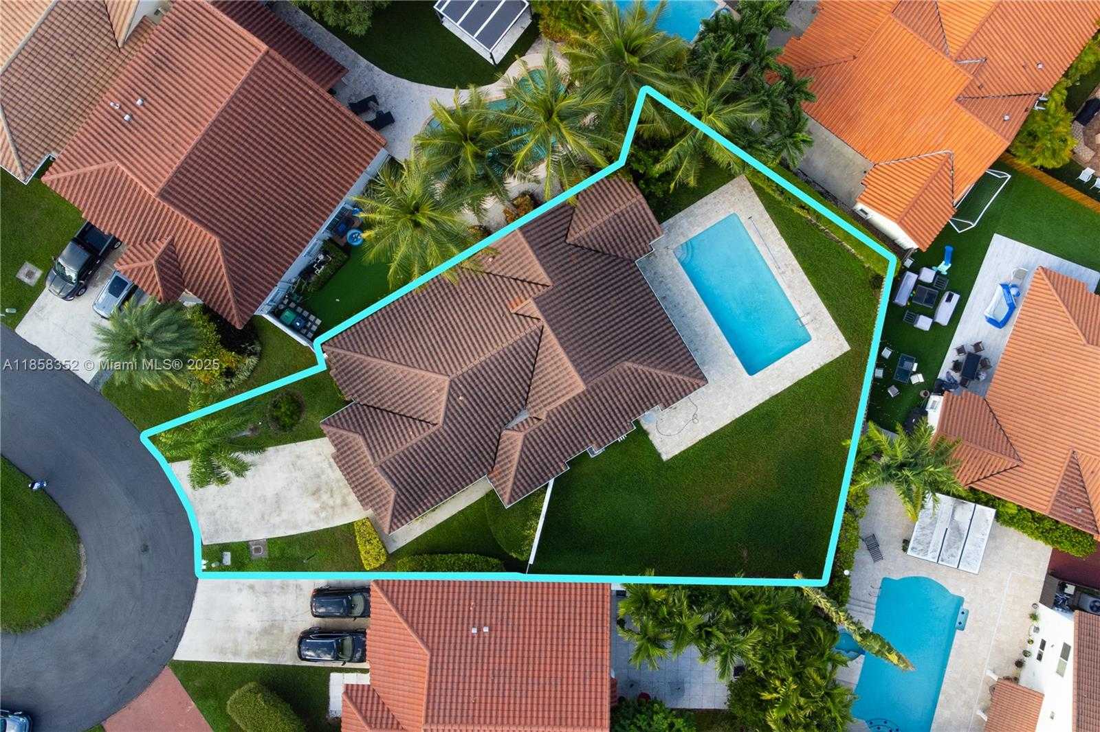 Small Image of 4678 NORTH WEST 103RD CT, Doral Number 2
