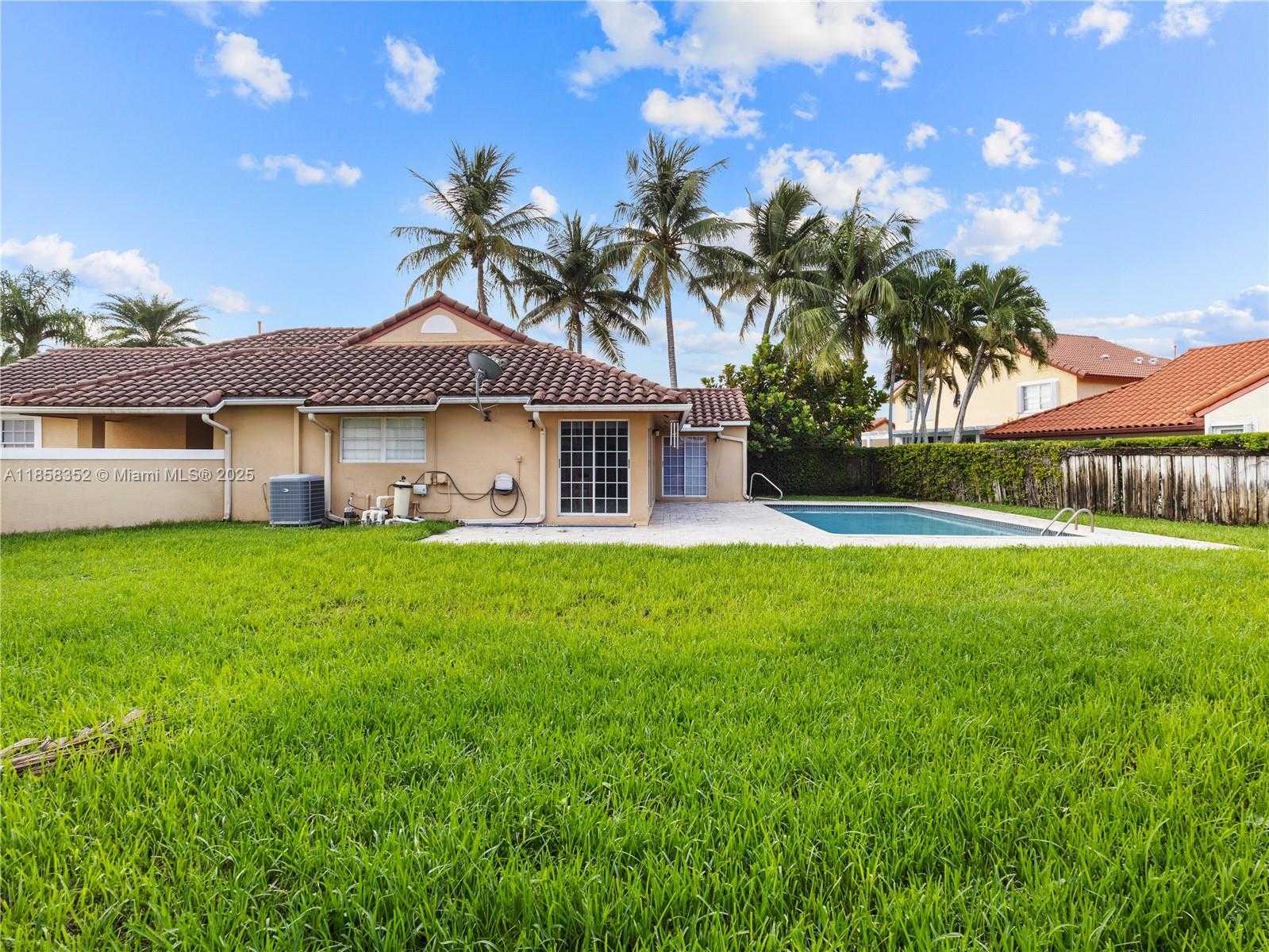 Small Image of 4678 NORTH WEST 103RD CT, Doral Number 20